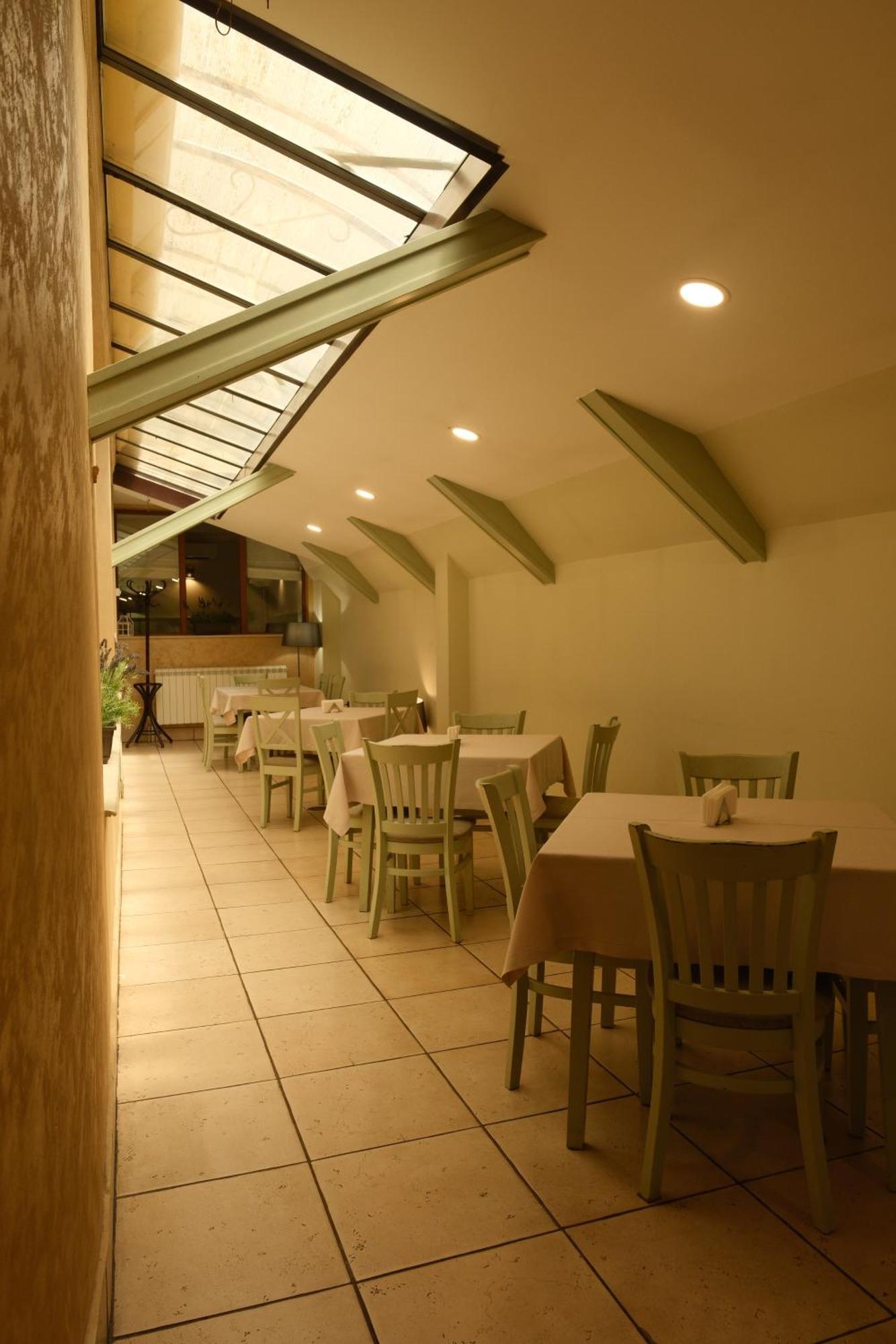Family Hotel Ramira Kiustendil Exterior foto